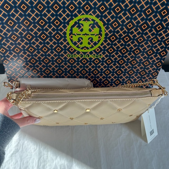 Tory Burch Willa Charms Zip Shoulder Bag Crossbody Bag Soft Serve Gold Tan Cream - Picture 6 of 12